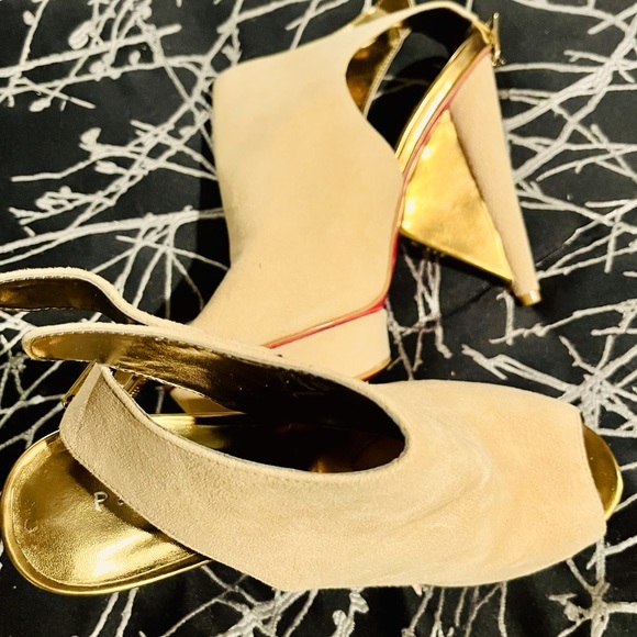 Platform Golden Sandals - Picture 3 of 8